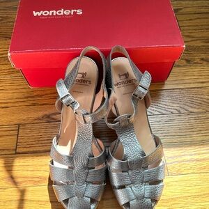 Wonders Silver Metallic Platform Sandals SZ 39